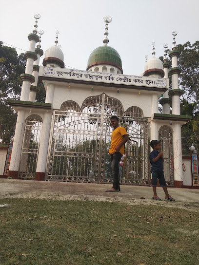 Khaniz Nagar Central Masjid Mosque in Savar, Bangladesh - Islamic Place of Worship